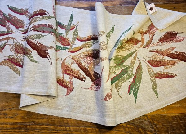 (Pink Autumn) Fallen Leaves Oatmeal Linen Table Runner