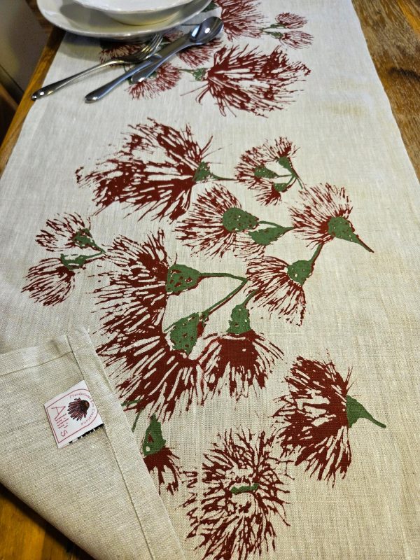 Red Wildfire Blossom Festive Oatmeal Linen Table Runner